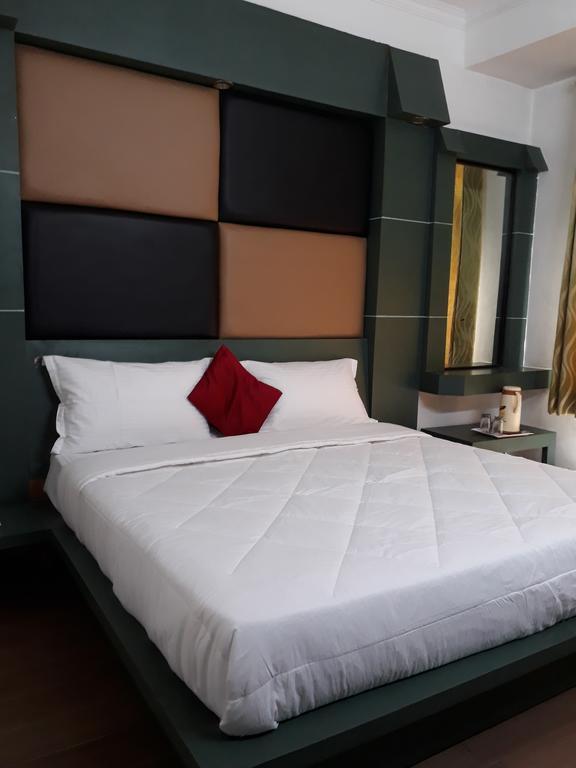 Hotel Katra Residency Exterior photo